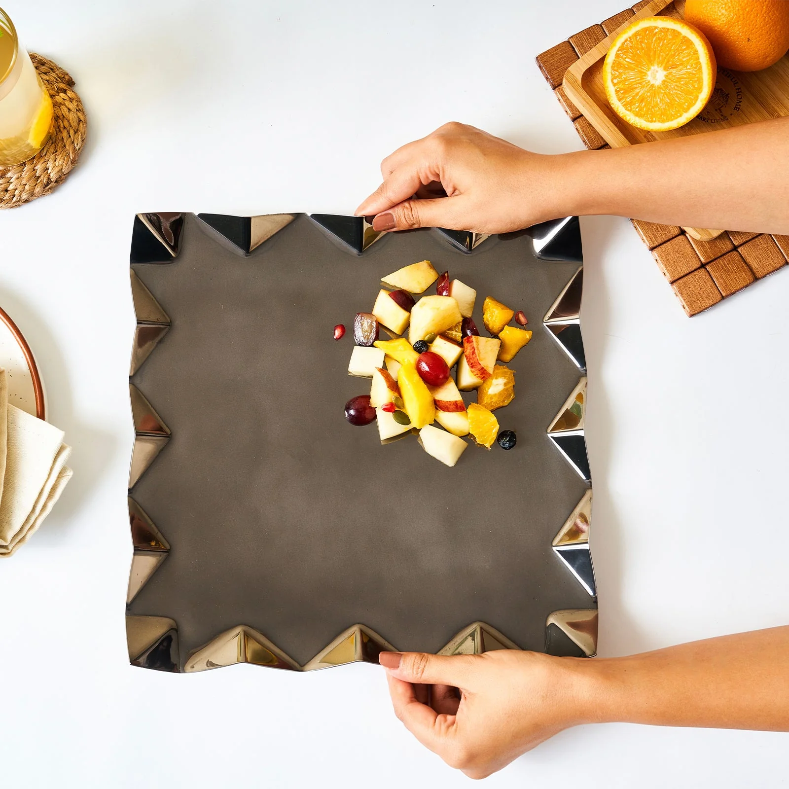 Criss Cross Platter With PU | Medium - Image 4